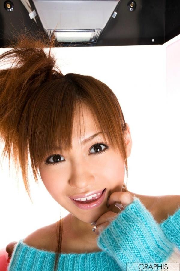    Graphis小西那奈《Sweet Dream》系列，活力居家与时尚亮片造型写真，青春俏皮的性感视觉美学，高清精品赏析第14张图片