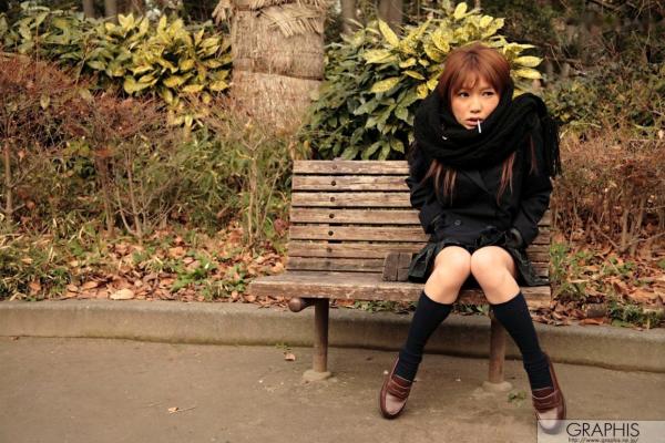    Graphis_大塚ひな/大冢雏《es》校服制服写真_清新校园风格_户外落叶唯美写真第12张图片