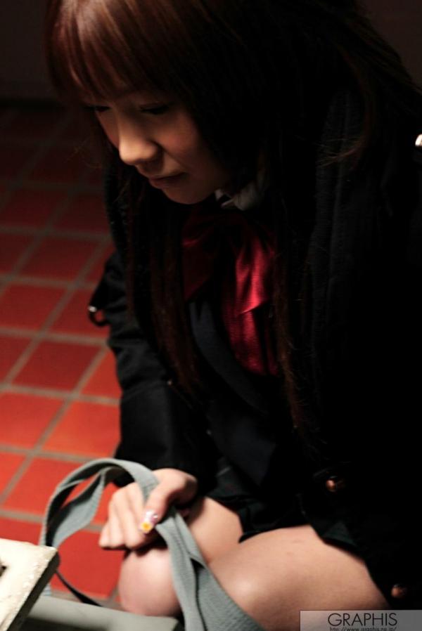    Graphis_大塚ひな/大冢雏《es》校服制服写真_清新校园风格_户外落叶唯美写真第15张图片