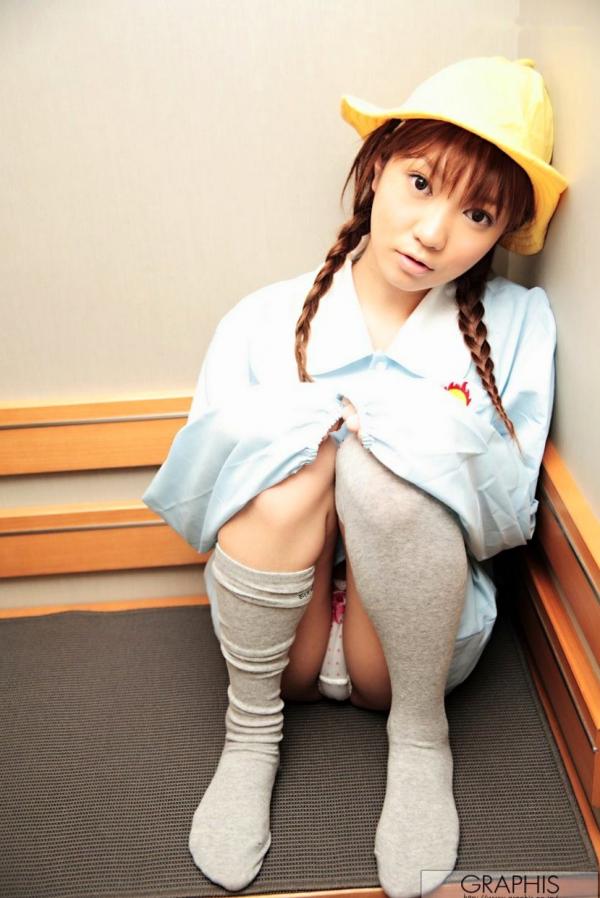    Graphis_大塚ひな/大冢雏《es》校服制服写真_清新校园风格_户外落叶唯美写真第21张图片