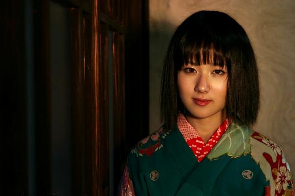    Graphis_恋野恋《Eanadu Hath Come》写真集：精选唯美和服、清纯校服与治愈系少女风，记录邻家女孩灵动瞬间第6张图片