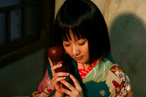    Graphis_恋野恋《Eanadu Hath Come》写真集：精选唯美和服、清纯校服与治愈系少女风，记录邻家女孩灵动瞬间第8张图片