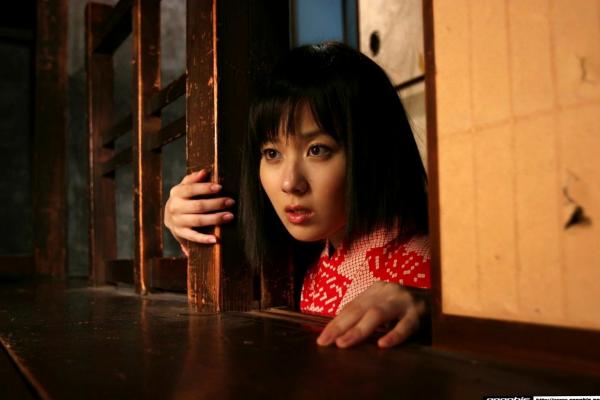    Graphis_恋野恋《Eanadu Hath Come》写真集：精选唯美和服、清纯校服与治愈系少女风，记录邻家女孩灵动瞬间第11张图片