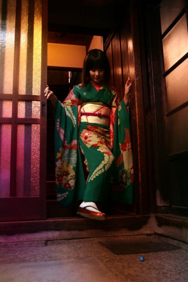    Graphis_恋野恋《Eanadu Hath Come》写真集：精选唯美和服、清纯校服与治愈系少女风，记录邻家女孩灵动瞬间第14张图片