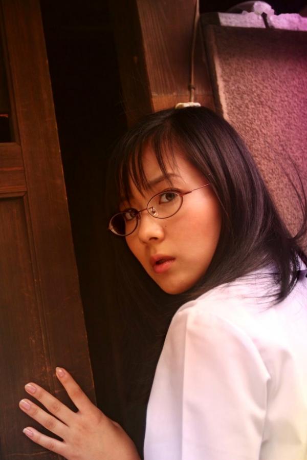    Graphis_恋野恋《Eanadu Hath Come》写真集：精选唯美和服、清纯校服与治愈系少女风，记录邻家女孩灵动瞬间第27张图片