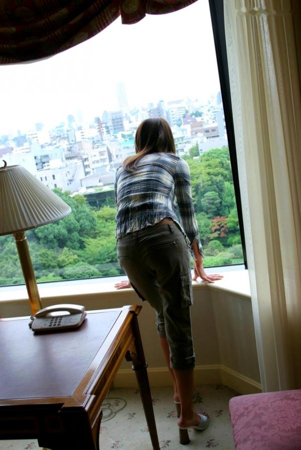    Graphis: 佐藤江梨花 写真集 - 唯美居家地毯诱惑与清新街拍纪实第8张图片