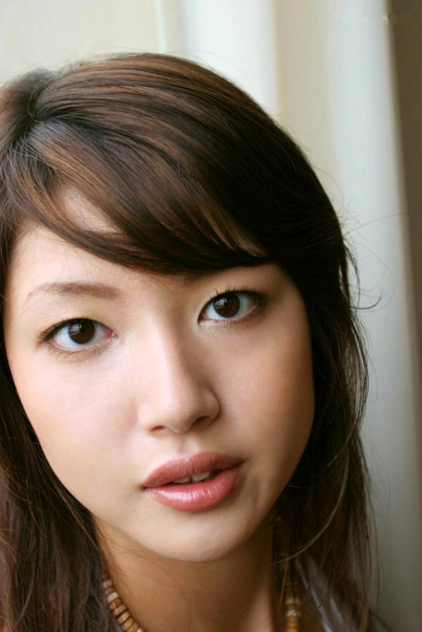    Graphis: 佐藤江梨花 写真集 - 唯美居家地毯诱惑与清新街拍纪实第9张图片