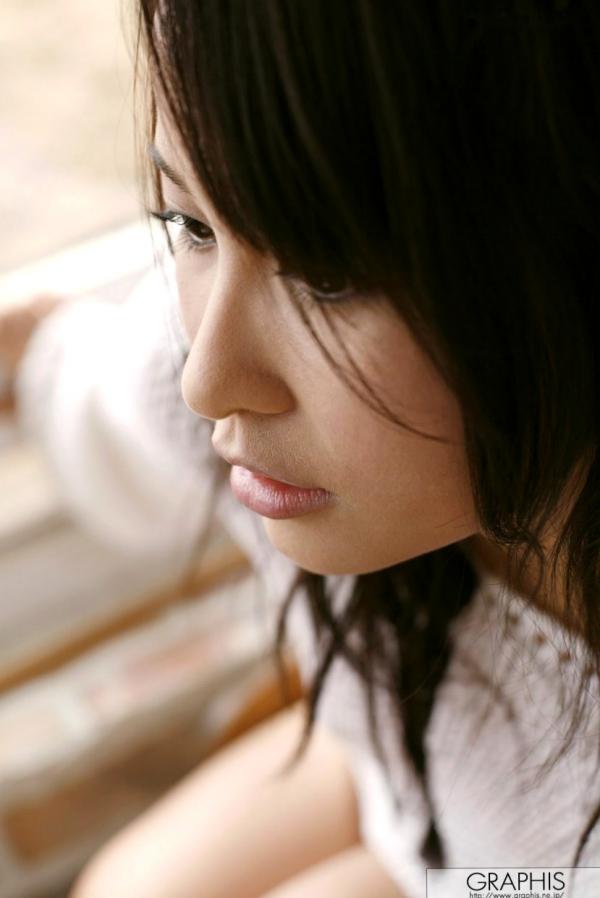    Graphis美女模特美花ぬりぇ(Mika Nurie)清新私房写真，居家纯白针织衫诱惑演绎第4张图片