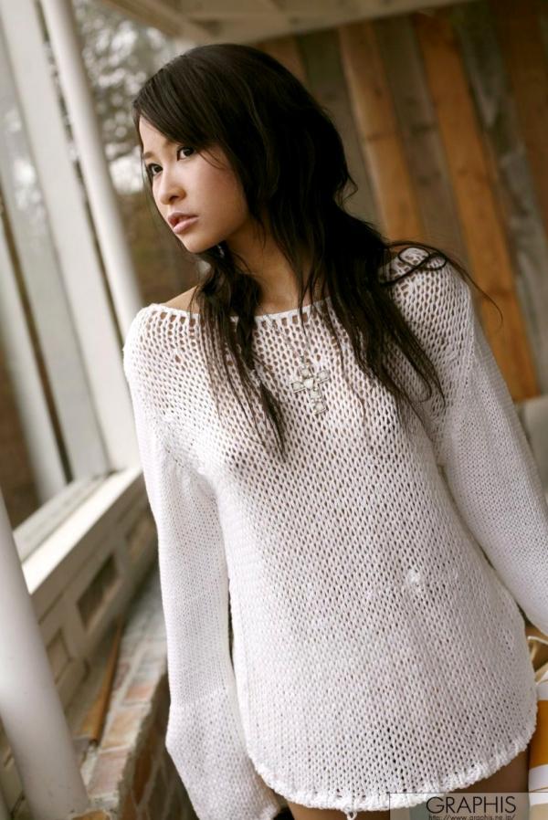    Graphis美女模特美花ぬりぇ(Mika Nurie)清新私房写真，居家纯白针织衫诱惑演绎第6张图片