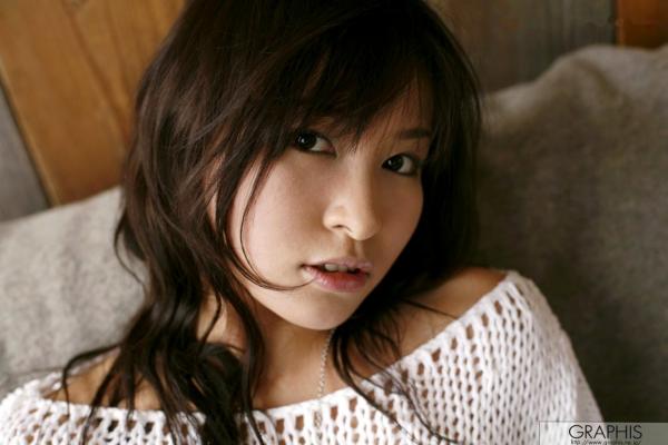    Graphis美女模特美花ぬりぇ(Mika Nurie)清新私房写真，居家纯白针织衫诱惑演绎第7张图片