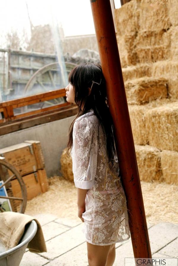    Graphis美女模特美花ぬりぇ(Mika Nurie)清新私房写真，居家纯白针织衫诱惑演绎第28张图片