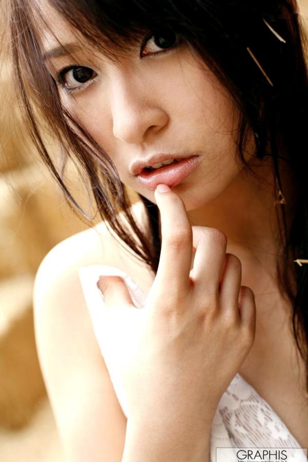    Graphis美女模特美花ぬりぇ(Mika Nurie)清新私房写真，居家纯白针织衫诱惑演绎第29张图片