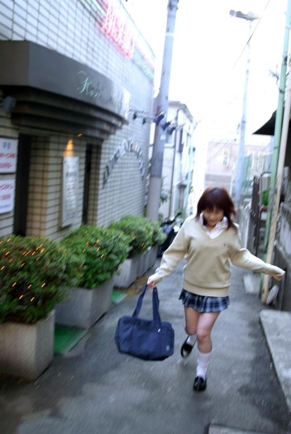    Graphis_橘日向《under rule》青春制服与活力比基尼写真集，元气少女街拍展现灵动校园风与火辣身姿[32P]第4张图片