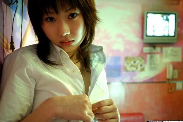    Graphis_橘日向《under rule》青春制服与活力比基尼写真集，元气少女街拍展现灵动校园风与火辣身姿[32P]第6张图片