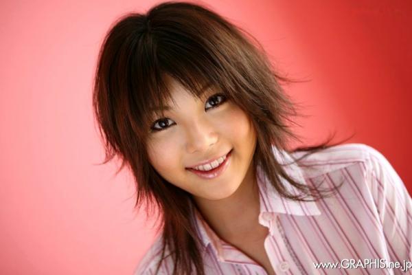    Graphis写真精选：春咲梓美青春动感写真，小麦色肌肤展现运动健康美，清纯活力，居家生活风（41P）第18张图片