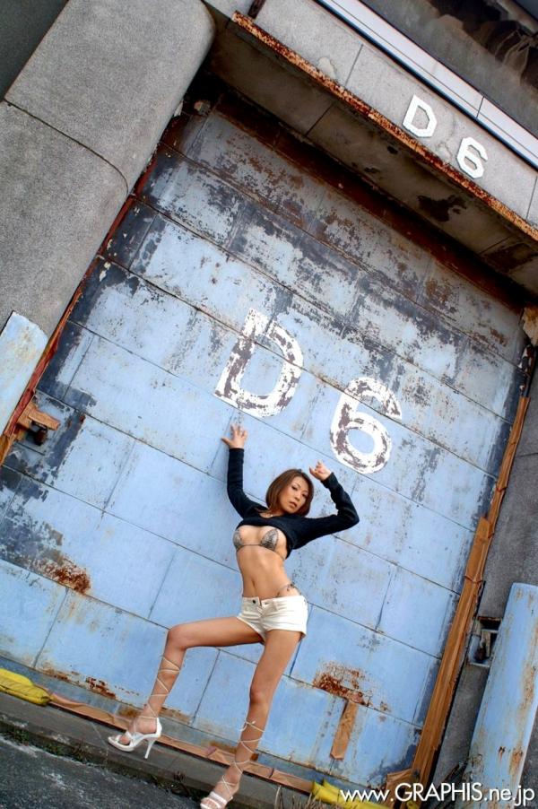    Graphis系列：草凪純绝美写真集，演绎魅惑红裙性感私房，尽显冷艳成熟韵味第7张图片