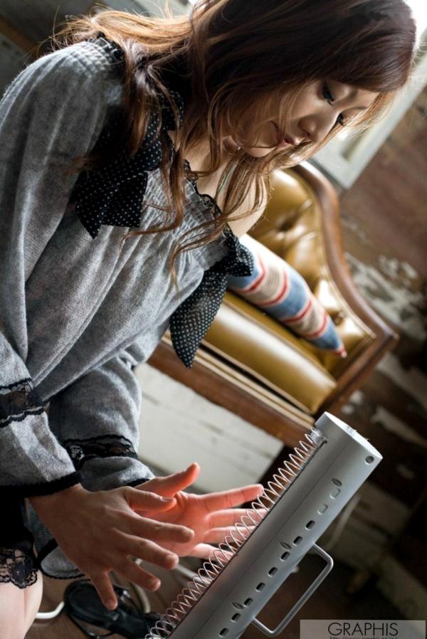    Graphis春風えみ《Escalation》室内家居风写真，温婉气质与私房生活感呈现，尽显日系魅力第4张图片
