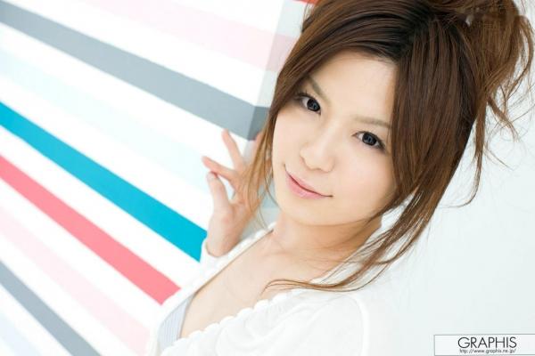    Graphis 栗林里莉 Riri Kuribayashi 清纯少女初露锋芒，甜美童颜私房居家写真第35张图片