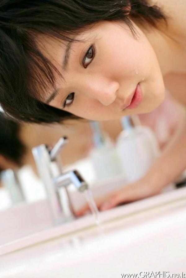    Graphis南优兰户外个人写真：清新少女冬日街拍短裙美腿福利图集第7张图片