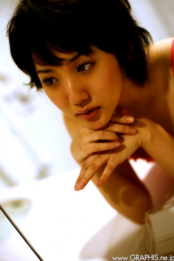    Graphis南优兰户外个人写真：清新少女冬日街拍短裙美腿福利图集第29张图片