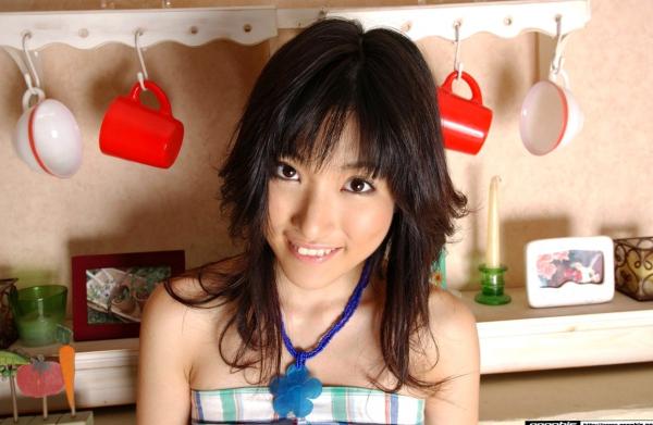    Graphis 天海丽《British Hair》写真：清纯少女泳池戏水与甜美居家生活照集锦第16张图片