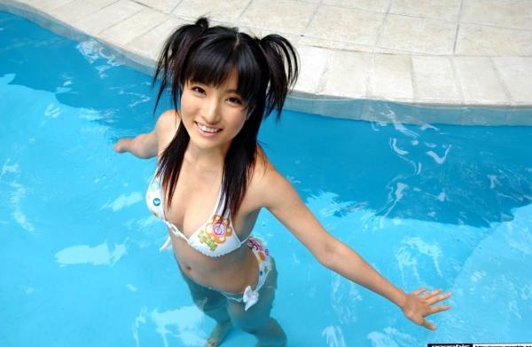    Graphis 天海丽《British Hair》写真：清纯少女泳池戏水与甜美居家生活照集锦第26张图片