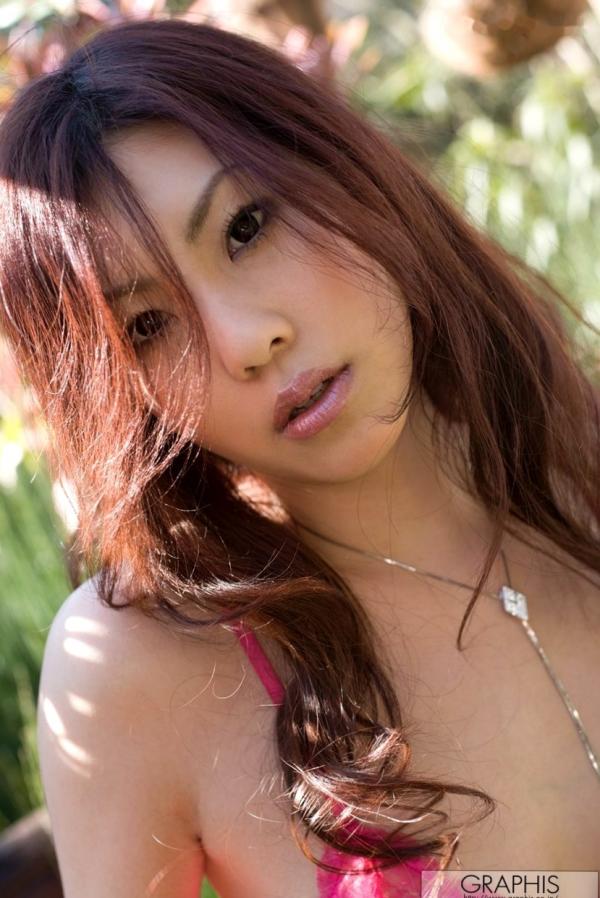    篠原凉(Ryo Shinohara) - Graphis写真集：私房诱惑与户外灵动，尽显成熟女性的优雅姿态 [30P]第12张图片