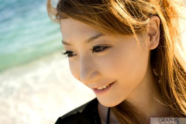    Graphis 绫波芹《Ocean》写真集：清纯甜美与性感比基尼的夏日海滩诱惑第21张图片