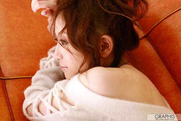    Graphis_Airin 爱铃 First Gravure 初脱ぎ娘写真集：清新居家与极致性感内衣私房诱惑第26张图片