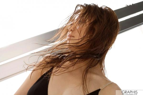    Graphis_Airin 爱铃 First Gravure 初脱ぎ娘写真集：清新居家与极致性感内衣私房诱惑第30张图片