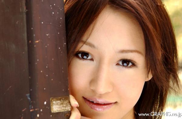    Graphis美女神咲安娜《Feeling Shy》私房写真：黑丝诱惑与精致家居风情，完美展现骨感尤物魅力与细腻气质第2张图片