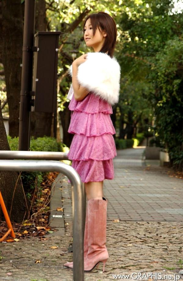    Graphis美女神咲安娜《Feeling Shy》私房写真：黑丝诱惑与精致家居风情，完美展现骨感尤物魅力与细腻气质第4张图片