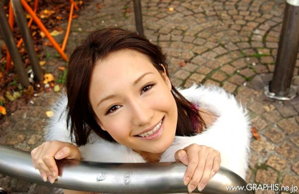    Graphis美女神咲安娜《Feeling Shy》私房写真：黑丝诱惑与精致家居风情，完美展现骨感尤物魅力与细腻气质第6张图片