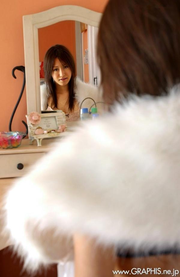    Graphis美女神咲安娜《Feeling Shy》私房写真：黑丝诱惑与精致家居风情，完美展现骨感尤物魅力与细腻气质第20张图片