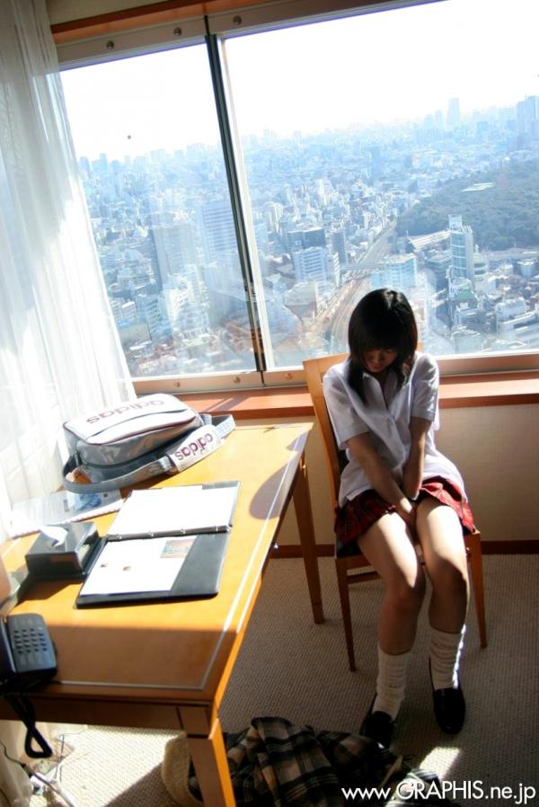    Graphis_Yaya Ogata 绪方やや《Innocent World》校园清纯私房写真集，日系校服演绎邻家妹妹甜蜜诱惑第12张图片