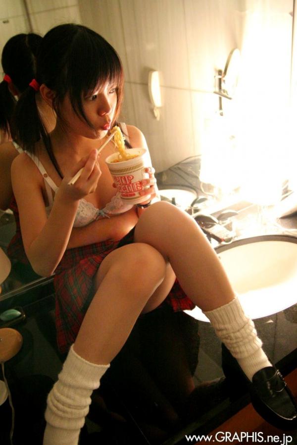    Graphis_Yaya Ogata 绪方やや《Innocent World》校园清纯私房写真集，日系校服演绎邻家妹妹甜蜜诱惑第17张图片