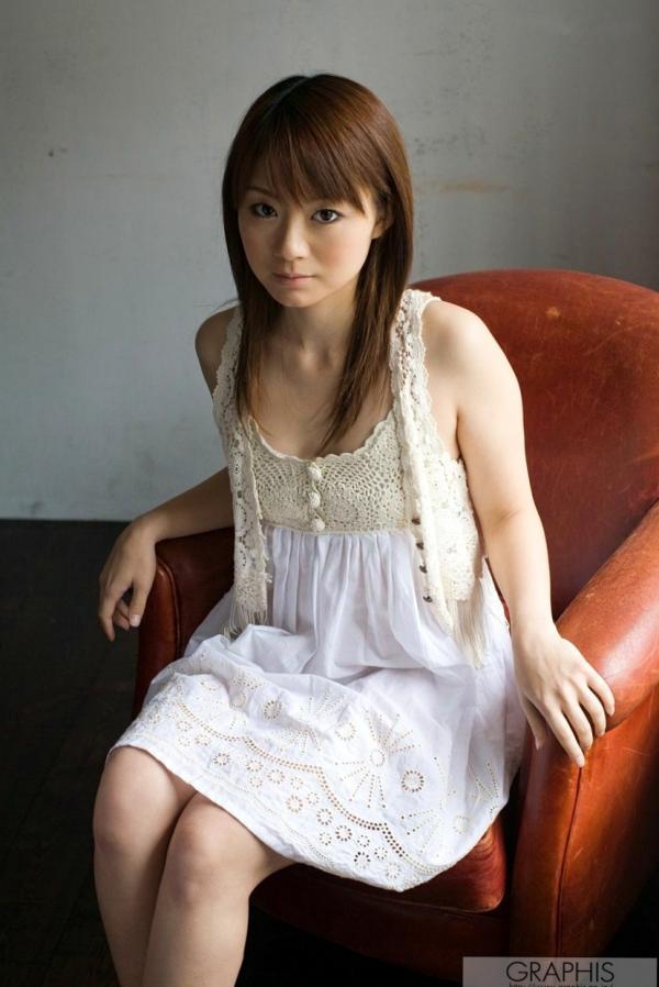    Graphis秋元まゆ花写真：清纯居家针织私房照与夜色街头黑色内衣诱惑，展现极致野性与甜美风格第26张图片