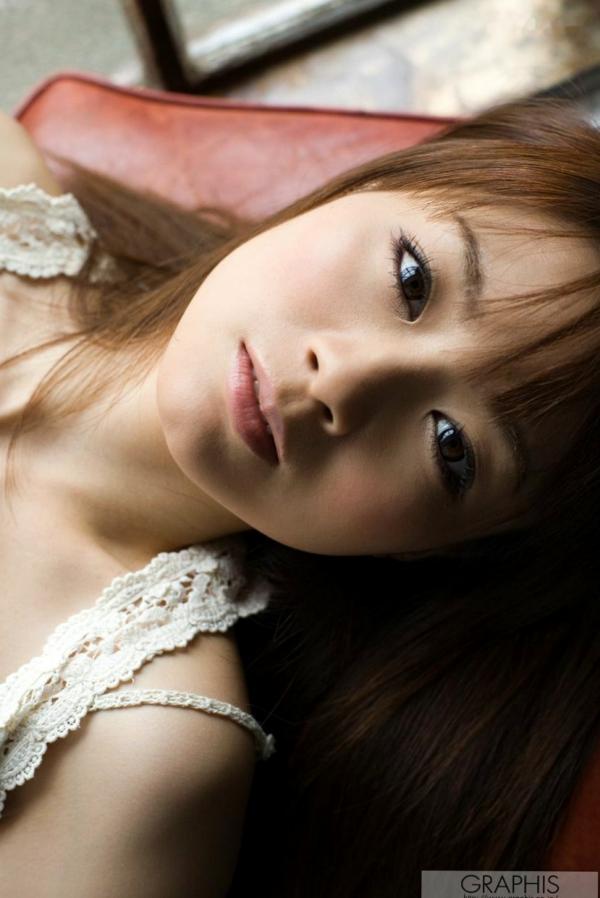    Graphis秋元まゆ花写真：清纯居家针织私房照与夜色街头黑色内衣诱惑，展现极致野性与甜美风格第29张图片