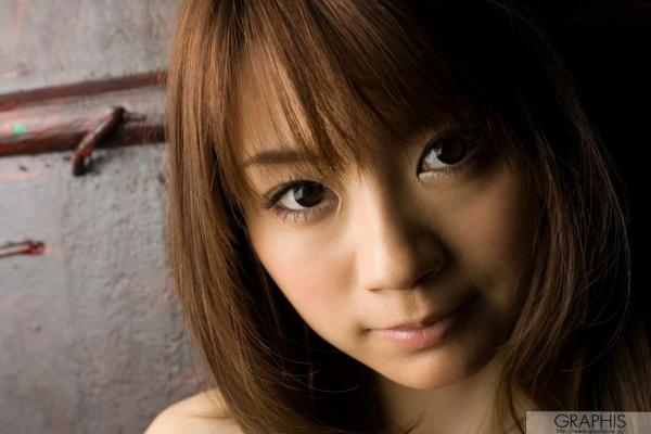    Graphis秋元まゆ花写真：清纯居家针织私房照与夜色街头黑色内衣诱惑，展现极致野性与甜美风格第43张图片