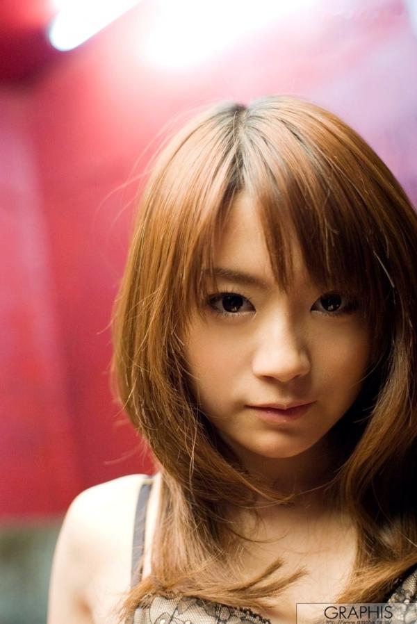    Graphis秋元まゆ花写真：清纯居家针织私房照与夜色街头黑色内衣诱惑，展现极致野性与甜美风格第49张图片