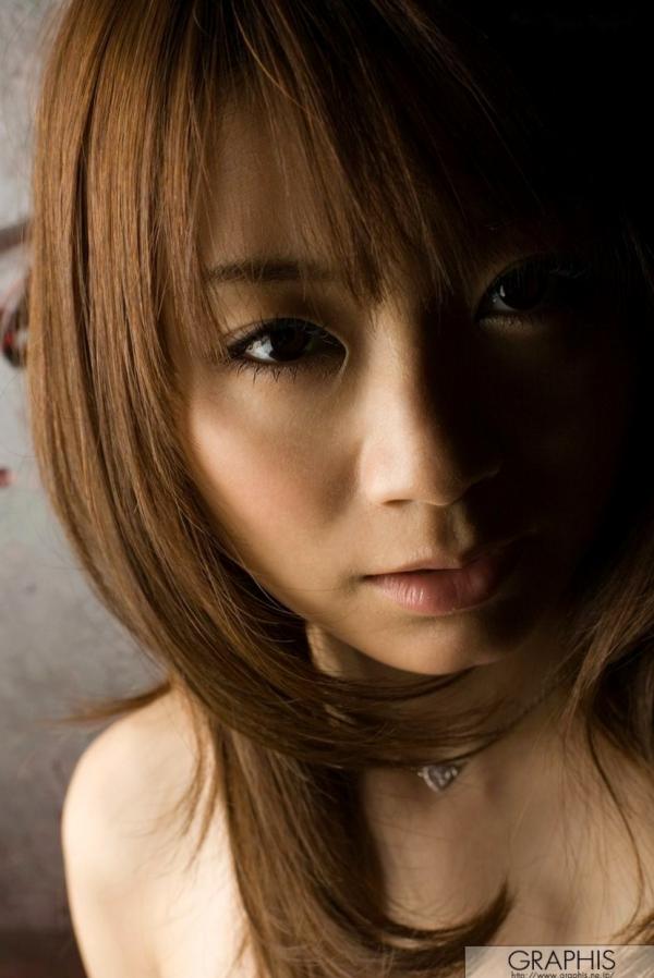    Graphis秋元まゆ花写真：清纯居家针织私房照与夜色街头黑色内衣诱惑，展现极致野性与甜美风格第56张图片