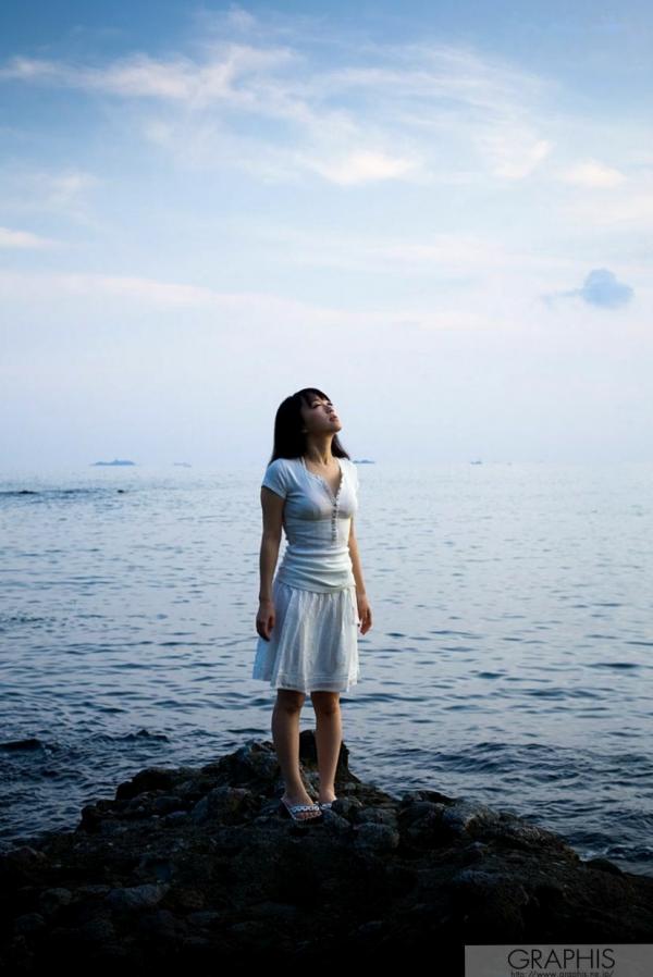    Graphis_乙井荠 First Gravure清新初出写真集：海边与室内的静谧时光（清纯日系女神）第12张图片