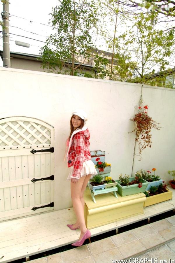    Graphis_Reon Kosaka 小阪れおん 《Looking for Something》户外花园清新活力甜美风写真集[14P]第4张图片
