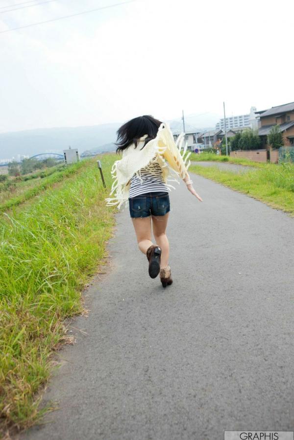   Graphis由爱可奈《A to Z》写真集：清新少女外景旅拍与温馨居家私房记录第4张图片