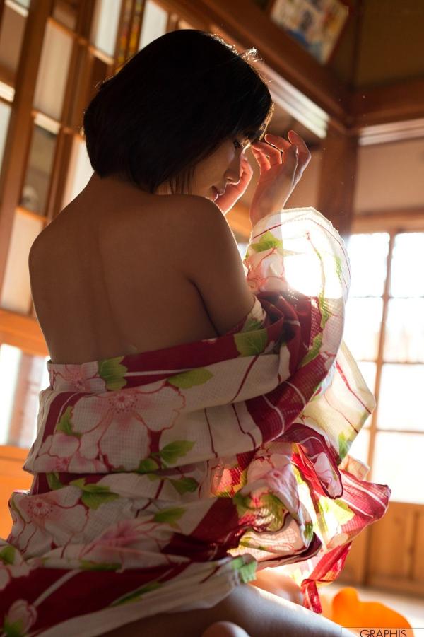   Graphis_湊莉久《Winter Special Gallery》高清写真集：夜色海边与私房居家魅力瞬间第20张图片