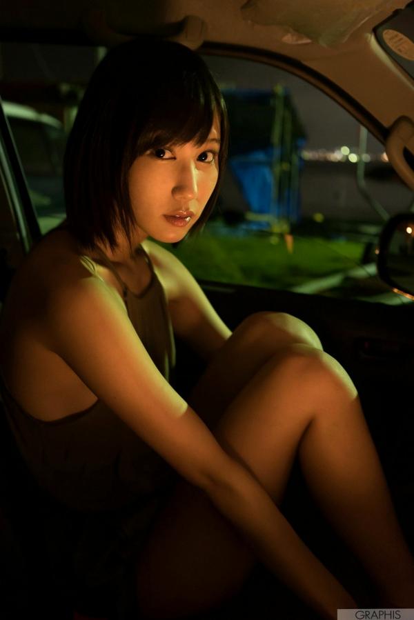    Graphis_湊莉久《Winter Special Gallery》高清写真集：夜色海边与私房居家魅力瞬间第31张图片
