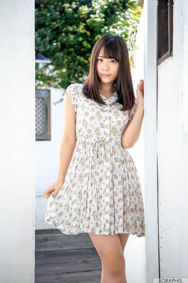   Graphis美女吉岡ひより精选写真：清纯甜美与性感私房的精致邂逅第1张图片