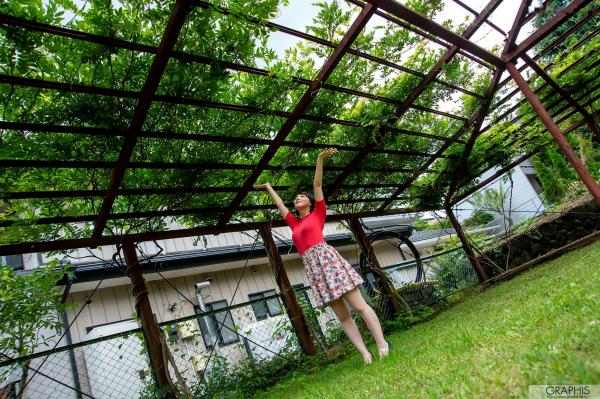    Graphis_ 初脱ぎ娘 No.171 三宮つばき Tsubaki Sannomiya 户外清新度假风与私房写真气质集锦第4张图片