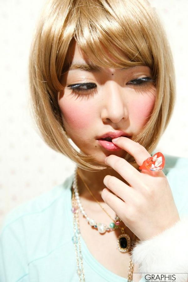    由爱可奈 Graphis《Never Change》精选写真集：校园制服下的清纯初恋与海边度假的灵动俏丽第30张图片