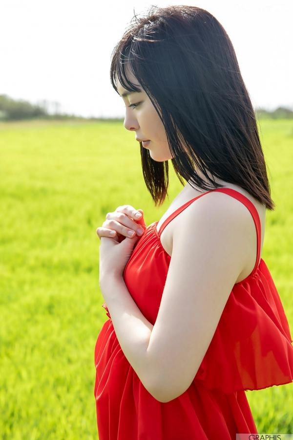    Graphis小仓由菜《Yunacent Cute》写真集：清纯少女户外休闲风，元气满满甜美治愈瞬间第2张图片
